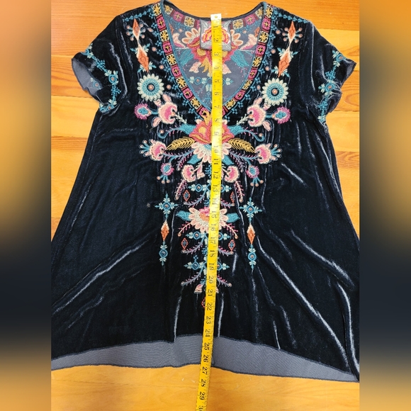 Johnny Was Velvet Top - Picture 5 of 6